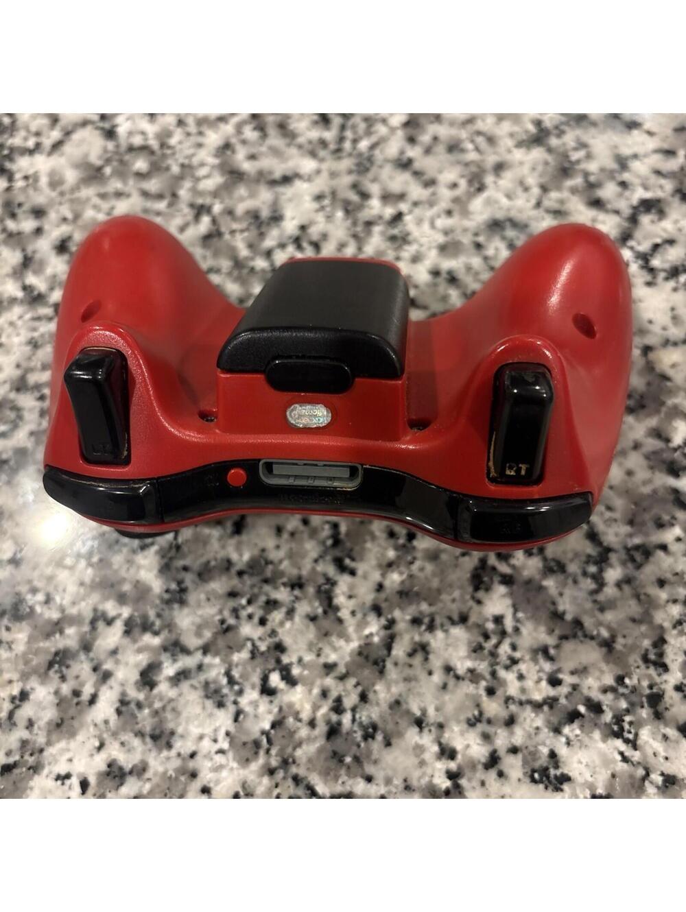 Red Xbox 360 Controller Wireless - Picture 4 of 6